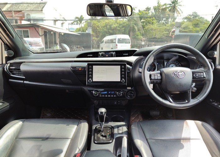 Used 12
                    TOYOTA
                     for Sale Image