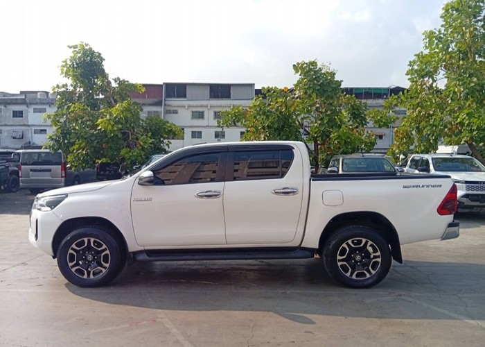 Used 12
                    TOYOTA
                     for Sale Image