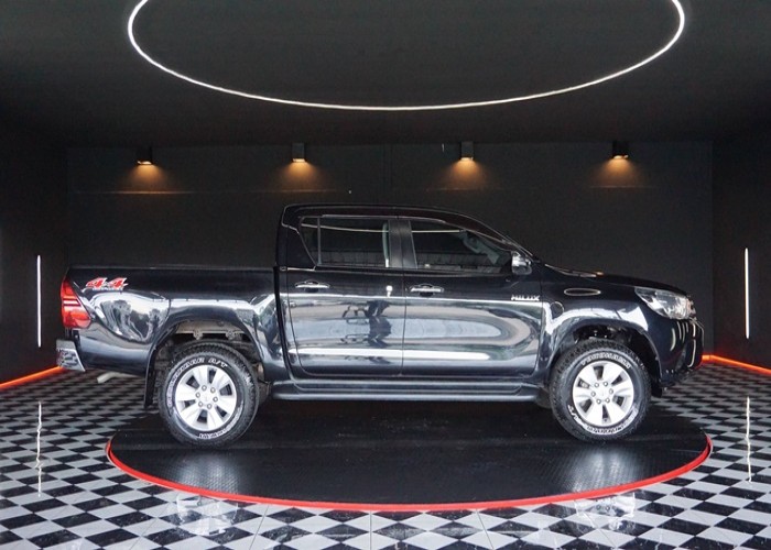 Used 5
                    TOYOTA
                     for Sale Image