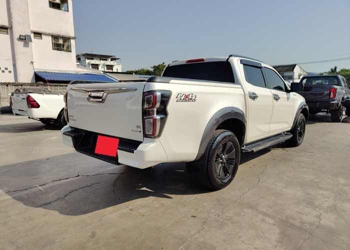 Used 1
                    ISUZU
                     for Sale Image