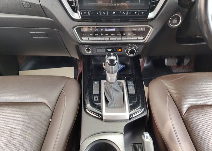 Used 10
                    ISUZU
                     for Sale Image