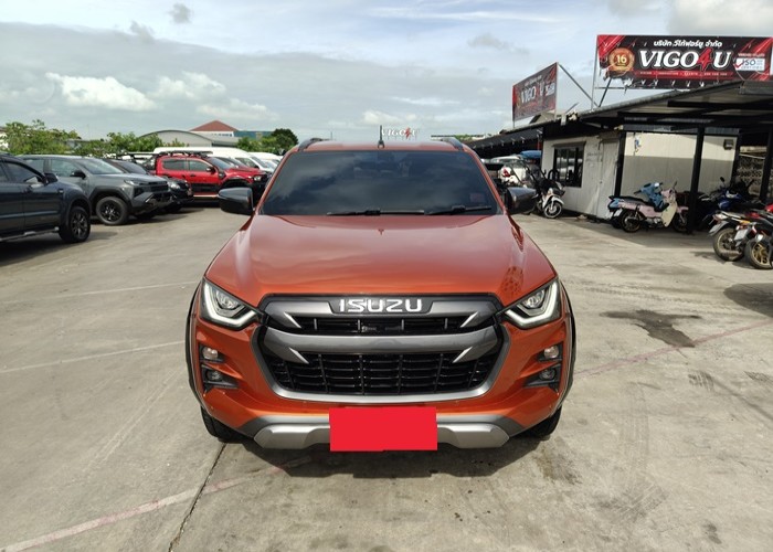 Used 10
                    ISUZU
                     for Sale Image