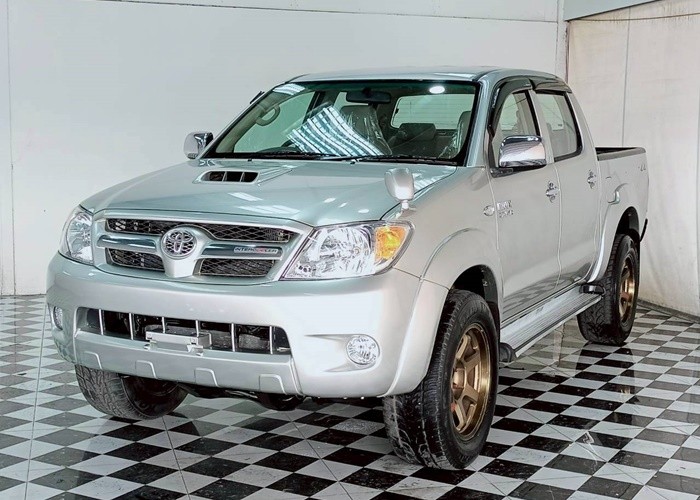 Used 8
                    TOYOTA
                     for Sale Image