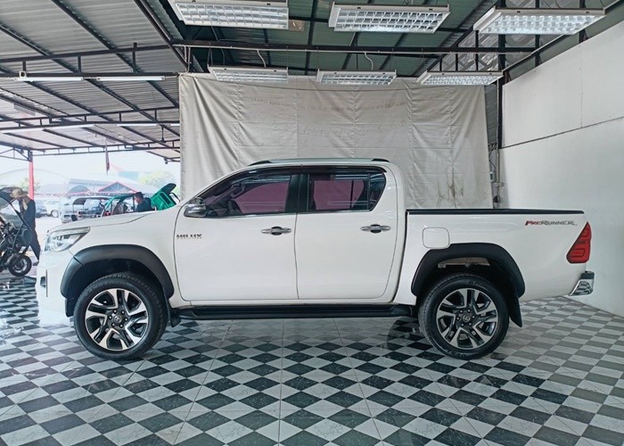 Used 11
                    TOYOTA
                     for Sale Image