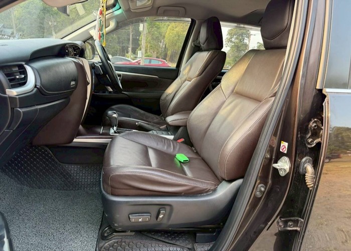 Used 10
                    TOYOTA
                     for Sale Image