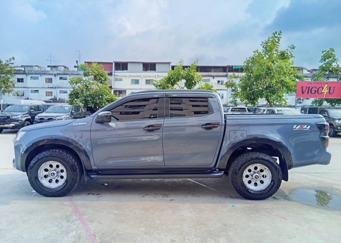 Used 1
                    ISUZU
                     for Sale Image