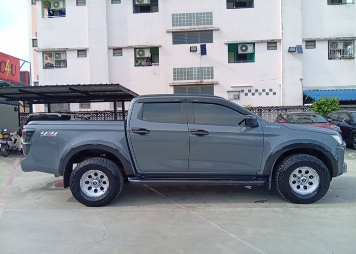 Used 1
                    ISUZU
                     for Sale Image
