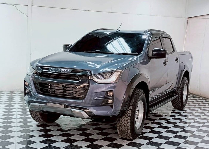 Used 1
                    ISUZU
                     for Sale Image