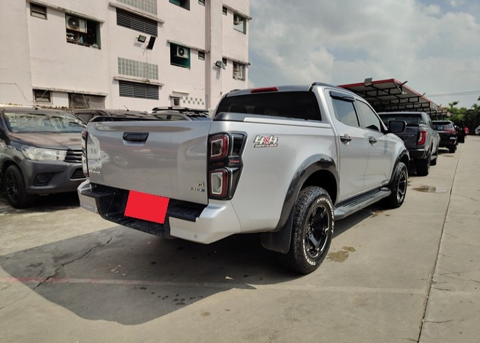 Used 7
                    ISUZU
                     for Sale Image