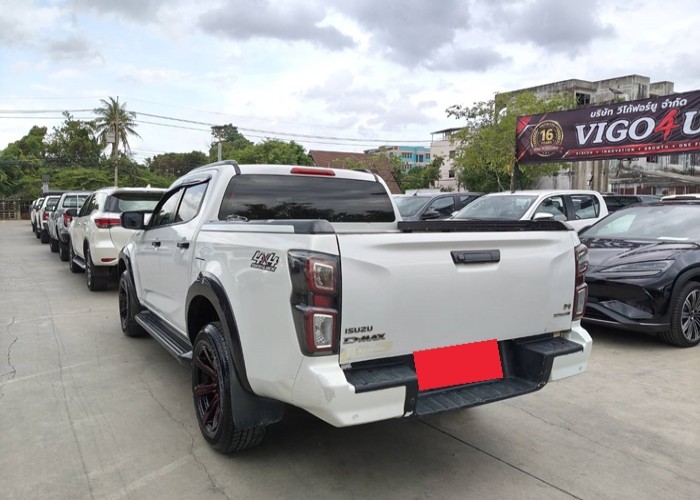 Used 8
                    ISUZU
                     for Sale Image