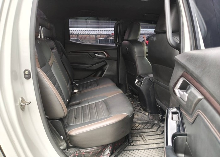 Used 8
                    ISUZU
                     for Sale Image