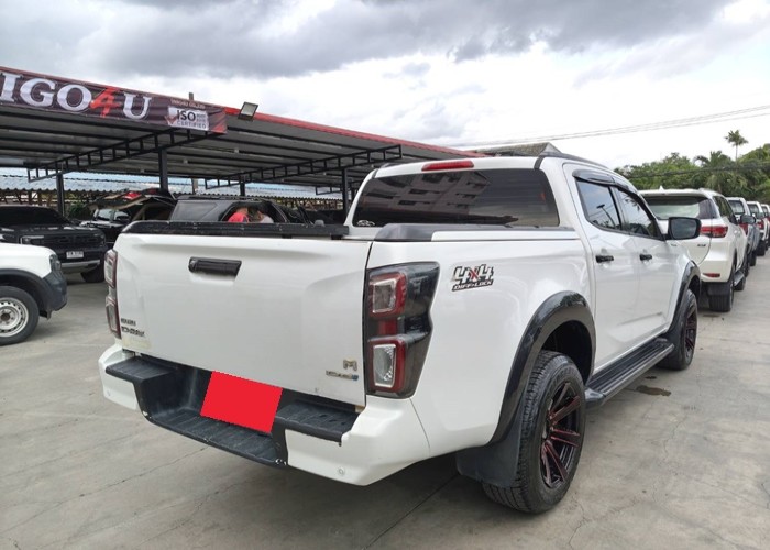 Used 8
                    ISUZU
                     for Sale Image