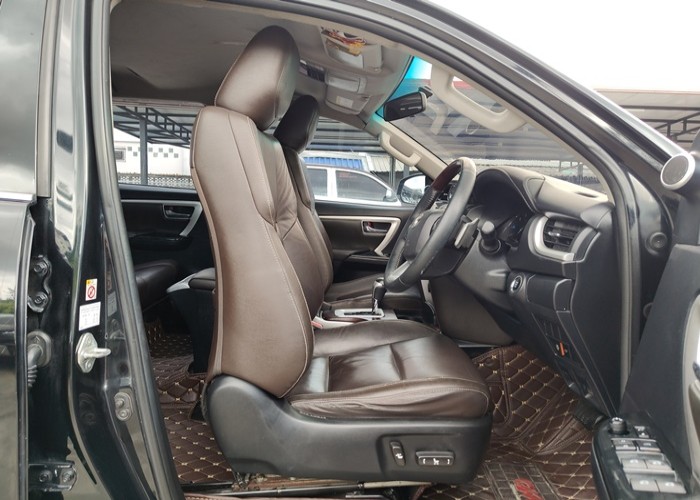 Used 12
                    TOYOTA
                     for Sale Image