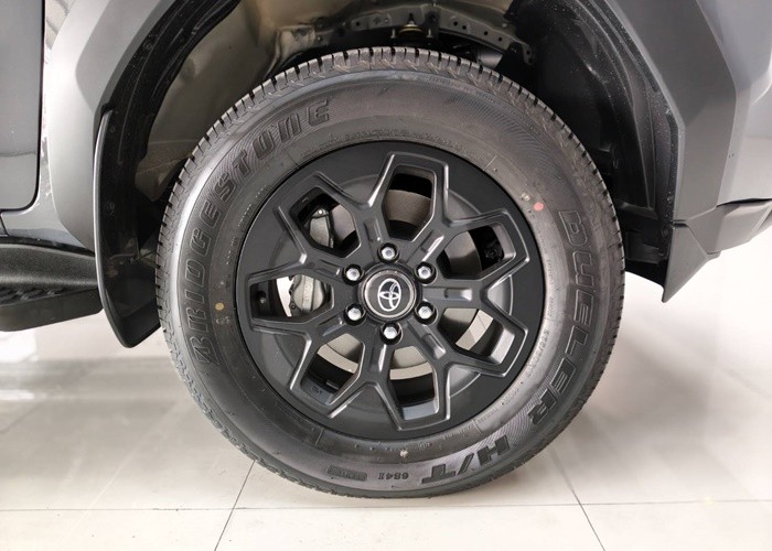 Used 5
                    TOYOTA
                     for Sale Image