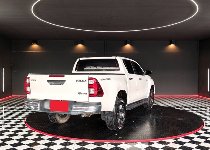 Used 5
                    TOYOTA
                     for Sale Image