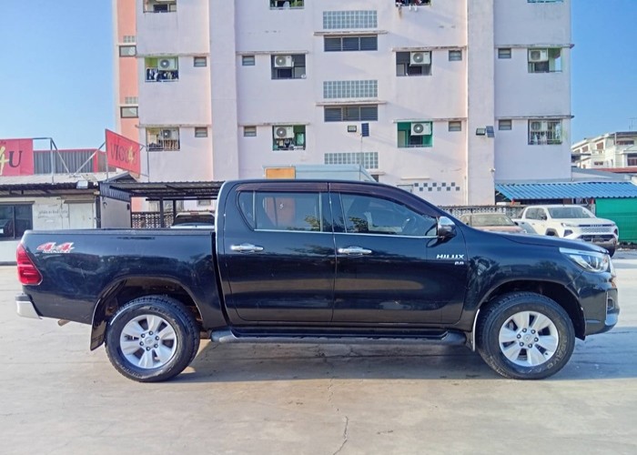 Used 5
                    TOYOTA
                     for Sale Image
