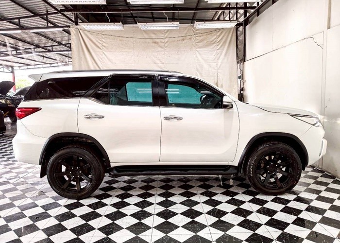 Used 9
                    TOYOTA
                     for Sale Image