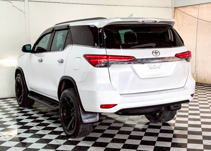Used 9
                    TOYOTA
                     for Sale Image