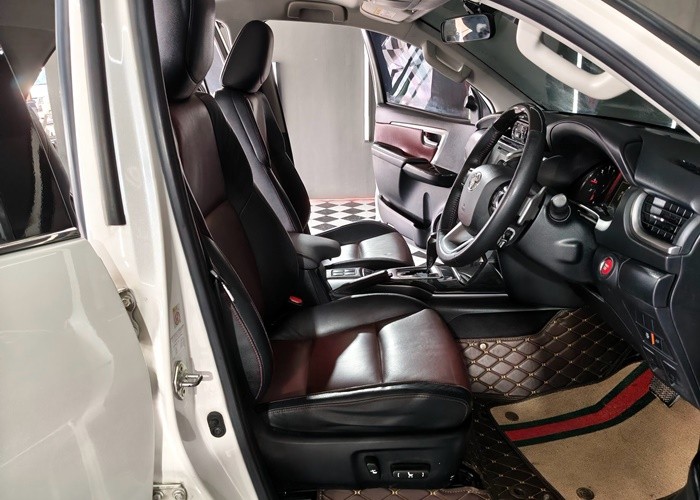 Used 4
                    TOYOTA
                     for Sale Image