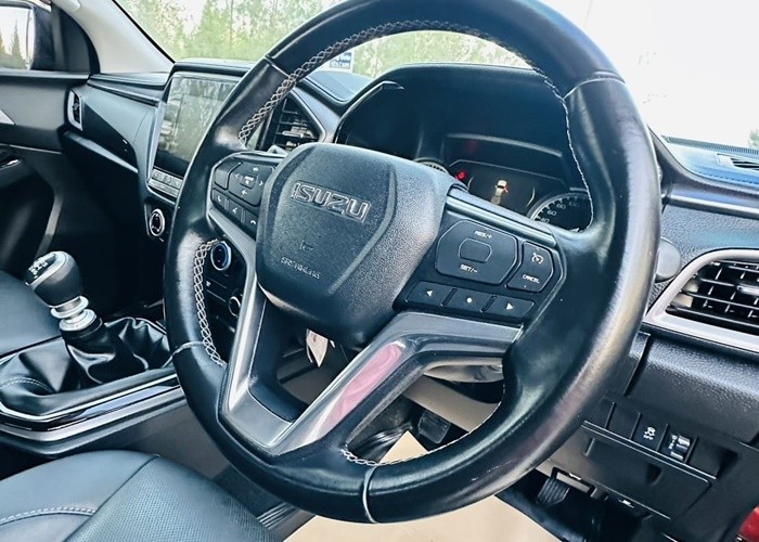 Used 8
                    ISUZU
                     for Sale Image