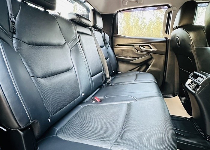 Used 8
                    ISUZU
                     for Sale Image