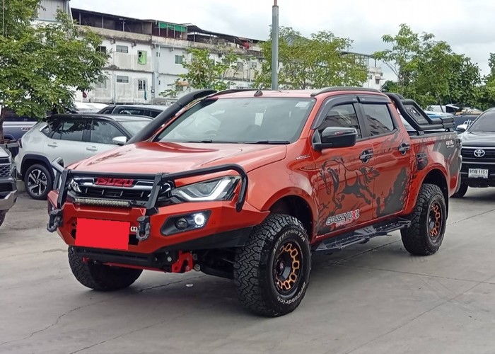 Used 8
                    ISUZU
                     for Sale Image