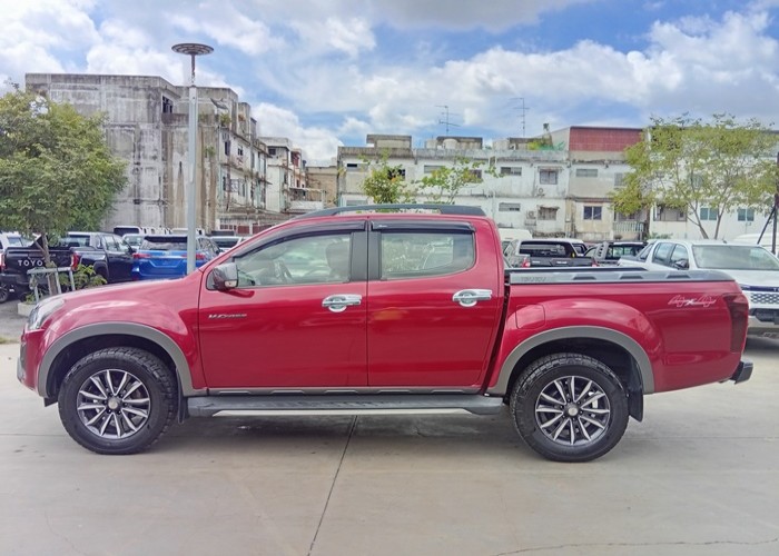 Used 1
                    ISUZU
                     for Sale Image
