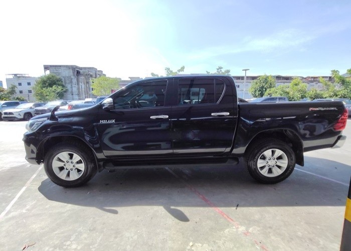 Used 5
                    TOYOTA
                     for Sale Image