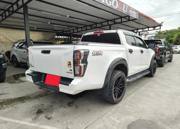 Used 1
                    ISUZU
                     for Sale Image