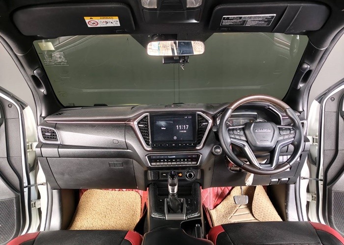 Used 1
                    ISUZU
                     for Sale Image