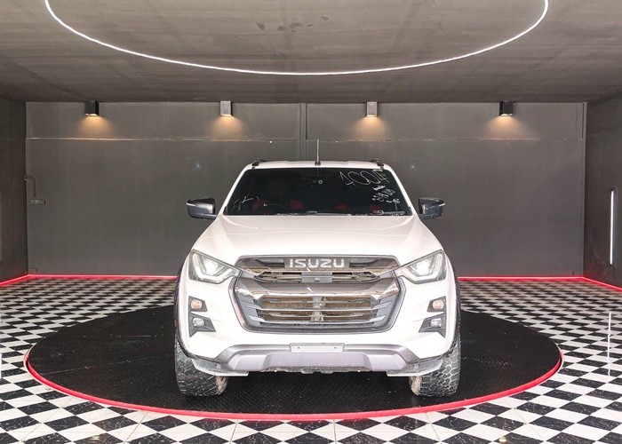 Used 1
                    ISUZU
                     for Sale Image