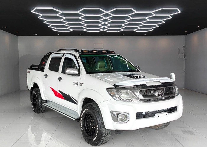 Used 12
                    TOYOTA
                     for Sale Image