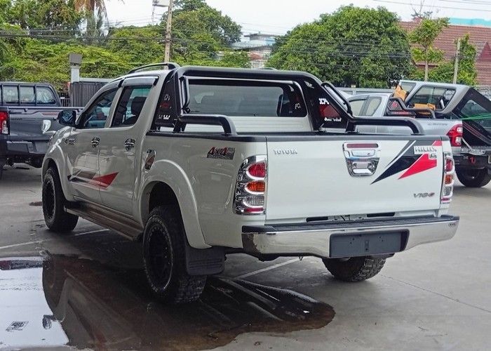 Used 12
                    TOYOTA
                     for Sale Image