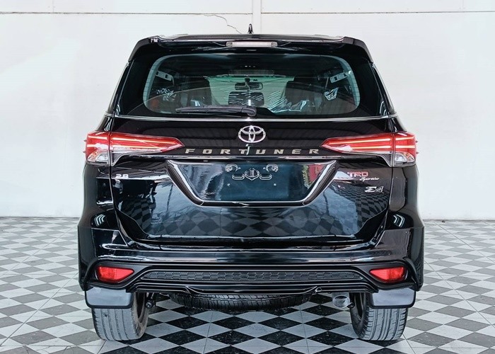 Used 5
                    TOYOTA
                     for Sale Image