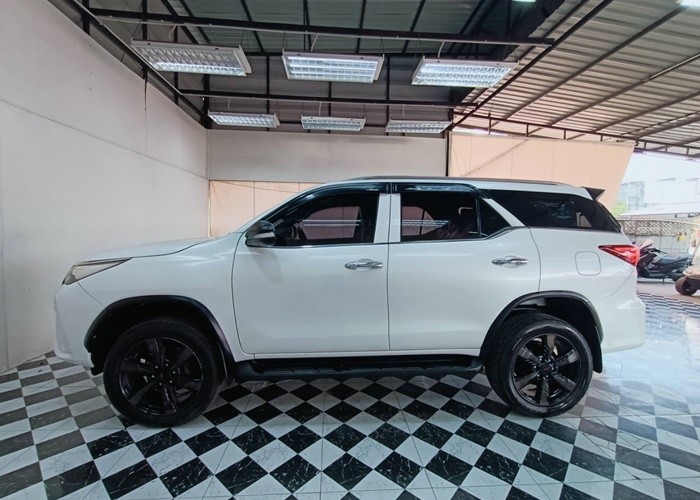 Used 11
                    TOYOTA
                     for Sale Image