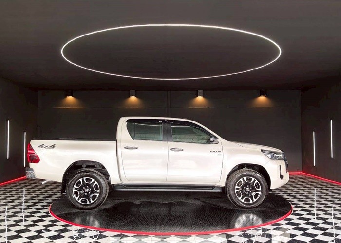 Used 12
                    TOYOTA
                     for Sale Image