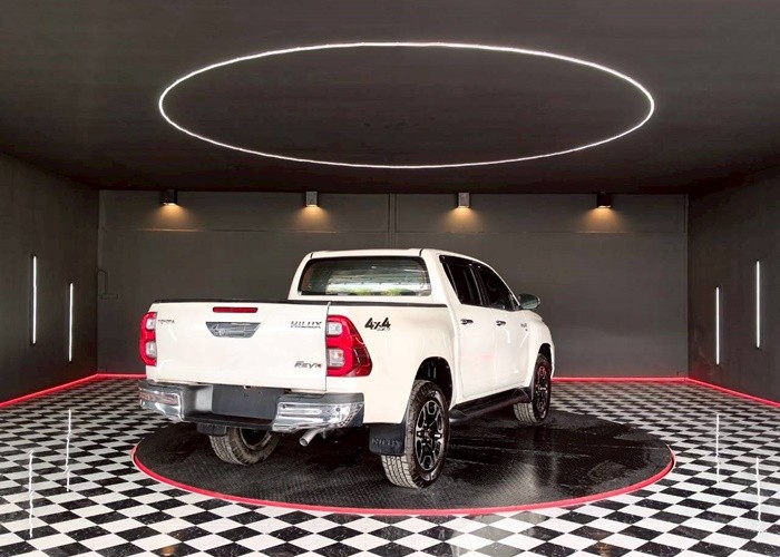 Used 12
                    TOYOTA
                     for Sale Image