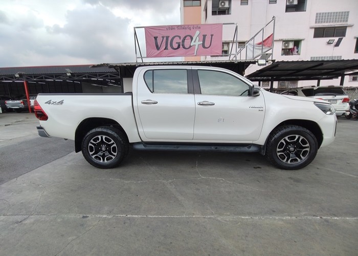 Used 12
                    TOYOTA
                     for Sale Image