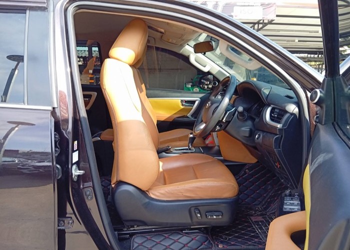 Used 7
                    TOYOTA
                     for Sale Image