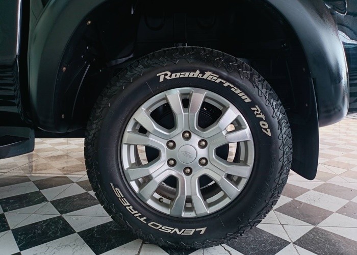 Used 8
                    FORD
                     for Sale Image