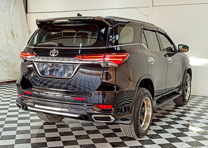 Used 5
                    TOYOTA
                     for Sale Image