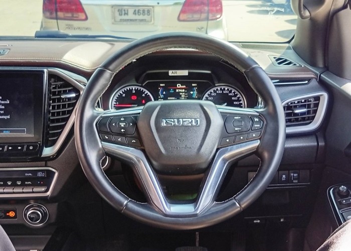 Used 10
                    ISUZU
                     for Sale Image