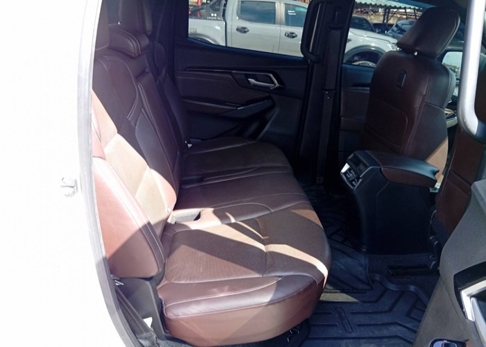 Used 10
                    ISUZU
                     for Sale Image