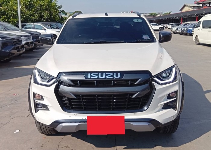 Used 10
                    ISUZU
                     for Sale Image
