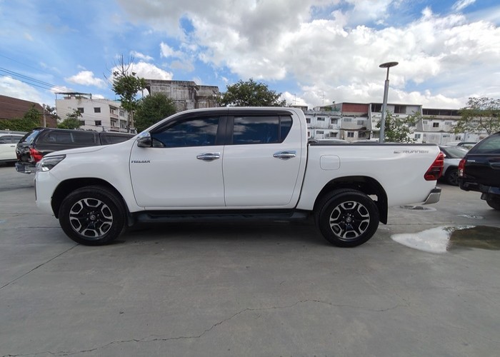 Used 9
                    TOYOTA
                     for Sale Image