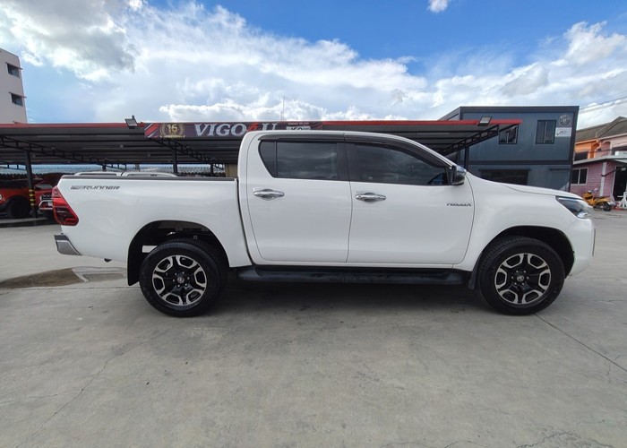 Used 9
                    TOYOTA
                     for Sale Image
