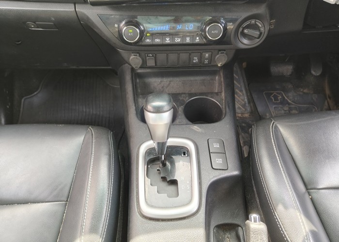 Used 12
                    TOYOTA
                     for Sale Image