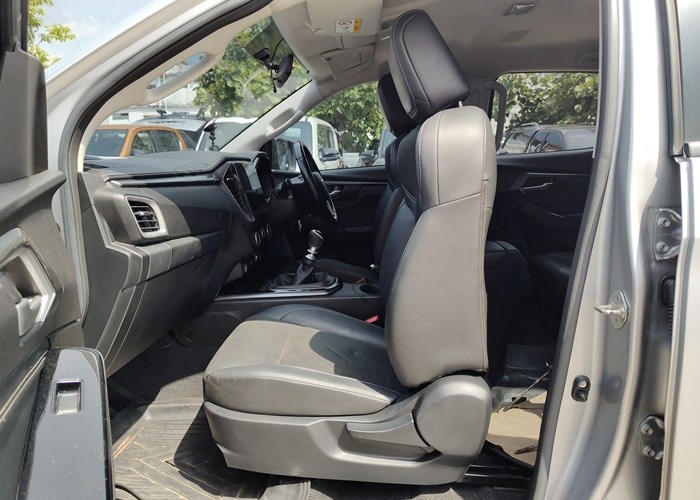 Used 5
                    ISUZU
                     for Sale Image