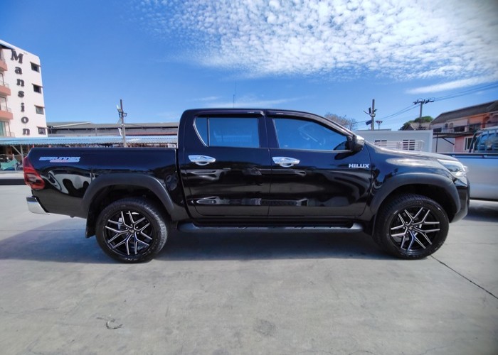 Used 8
                    TOYOTA
                     for Sale Image