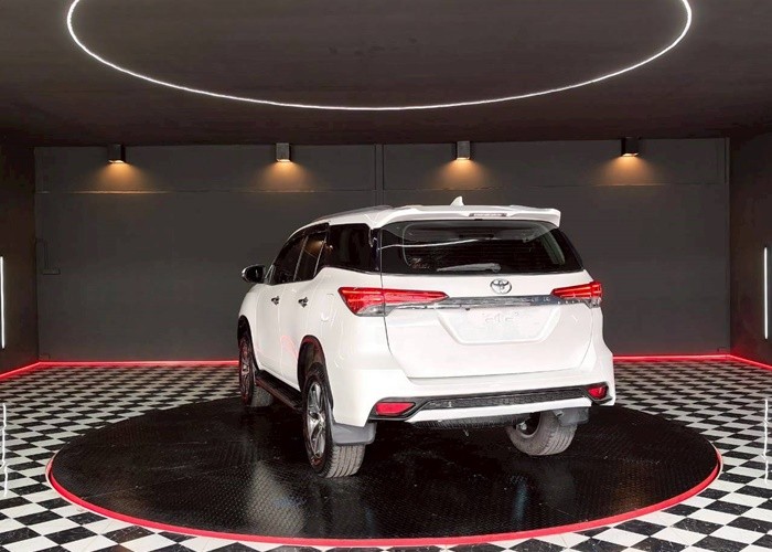 Used 12
                    TOYOTA
                     for Sale Image